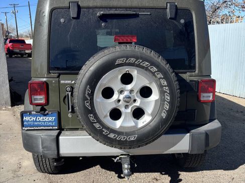 Used 2015 Jeep Wrangler Unlimited Sahara w/ Connectivity Group image 21