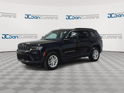 Used 2025 Jeep Grand Cherokee Laredo X w/ Luxury Tech Group I image 4