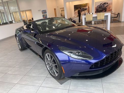Used 2020 Aston Martin DB11 Volante RWD image 1