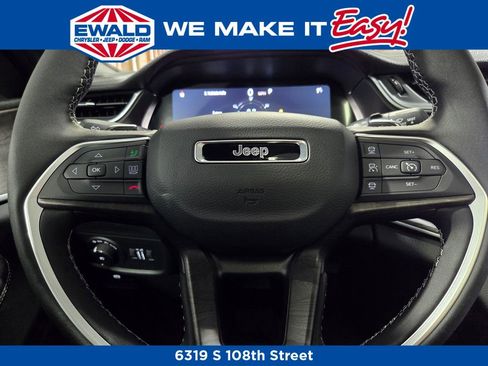 New 2025 Jeep Grand Cherokee Limited image 6