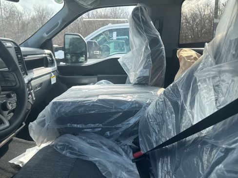 New 2023 Ford F450 XLT w/ XLT Value Package image 27