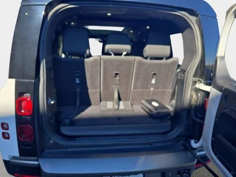 Used 2024 Land Rover Defender 130 X-Dynamic SE image 14