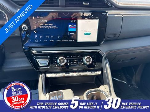 Used 2023 GMC Sierra 1500 AT4 w/ Technology Package AWD/4WD image 3
