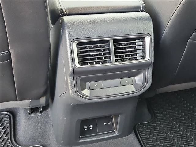 Used 2024 Volkswagen Atlas Cross Sport SEL R-Line AWD/4WD image 18