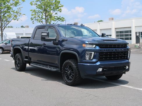 Used 2022 Chevrolet Silverado 2500 LTZ w/ LTZ Plus Package AWD/4WD image 2