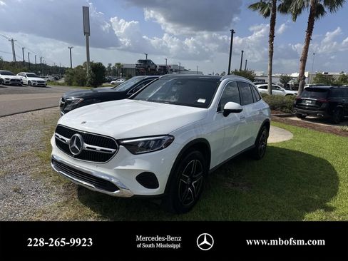 Used 2026 Mercedes-Benz GLC 300 4MATIC image 1