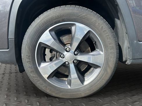 Used 2019 Jeep Cherokee Limited w/ Trailer Tow Group image 25