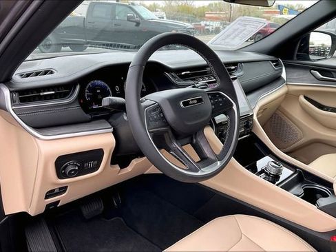 Used 2025 Jeep Grand Cherokee L Limited w/ Trailer Tow Package image 13