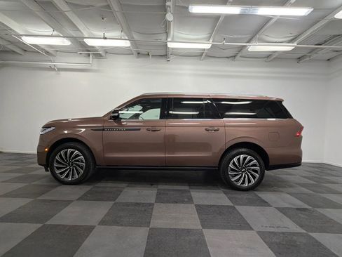 Used 2025 Lincoln Navigator L Black Label image 4