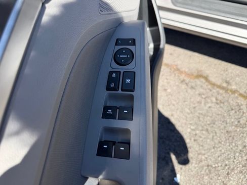 Used 2020 Hyundai Elantra Value Edition FWD image 12
