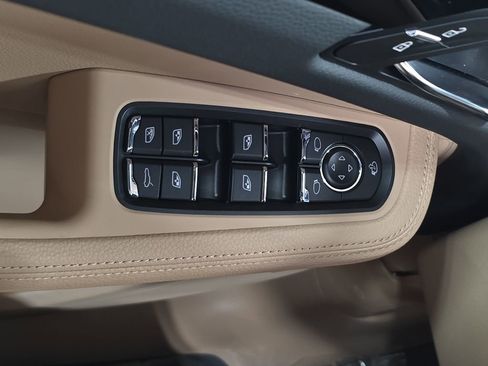 New 2026 Porsche Macan image 21