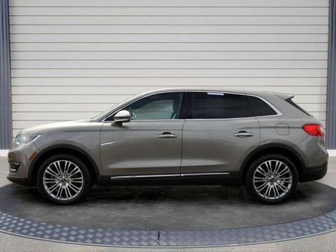 Used 2017 Lincoln MKX Reserve w/ Driver Assistance Package AWD/4WD image 4