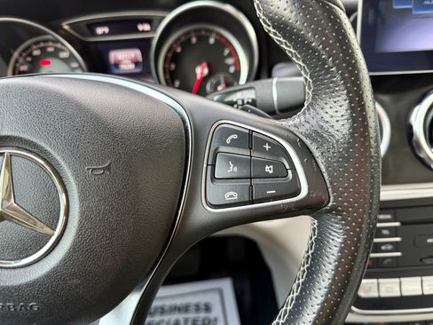 Used 2018 Mercedes-Benz GLA 250 4MATIC image 19