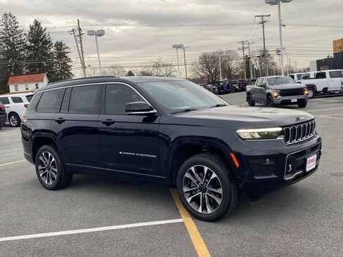 Used 2024 Jeep Grand Cherokee L Overland w/ Luxury Tech Group IV image 7