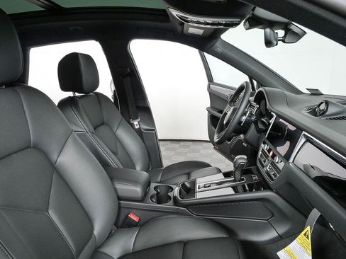 Used 2026 Porsche Macan Turbo AWD/4WD image 22