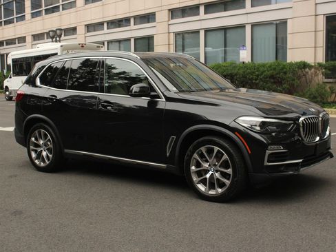 Used 2019 BMW X4 xDrive30i AWD/4WD image 2
