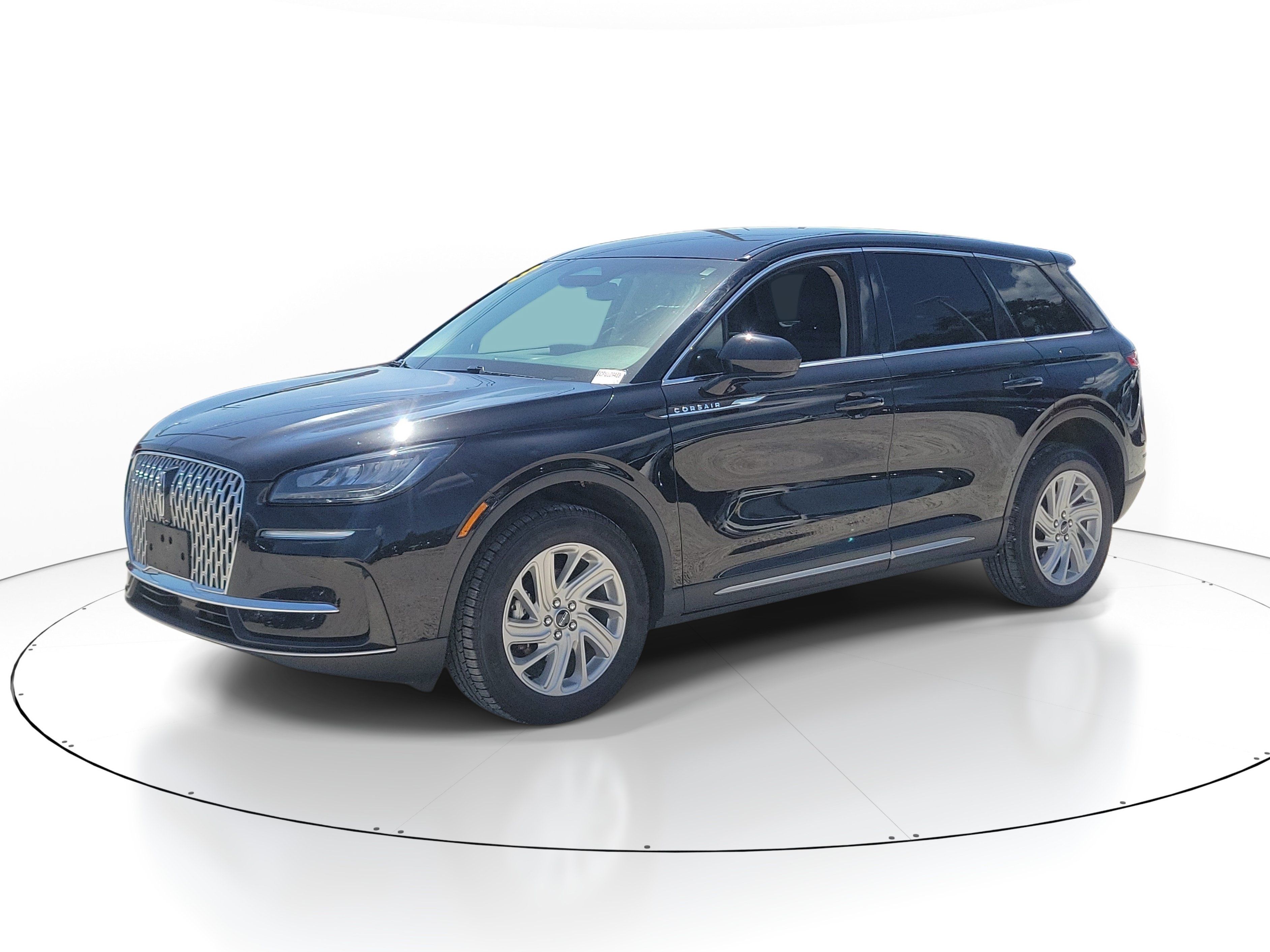 Used 2023 Lincoln Corsair AWD image 3