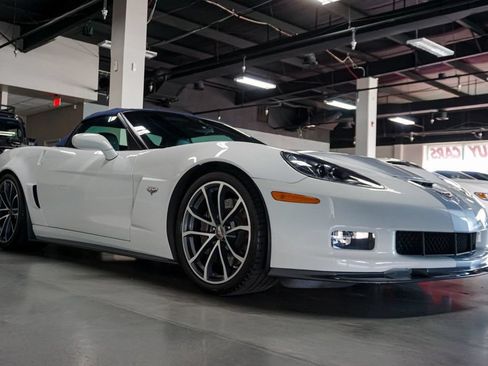 Used 2013 Chevrolet Corvette 427 w/ 1SC Preferred Equipment Group RWD image 2