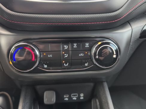 Used 2022 Chevrolet TrailBlazer RS AWD/4WD image 21
