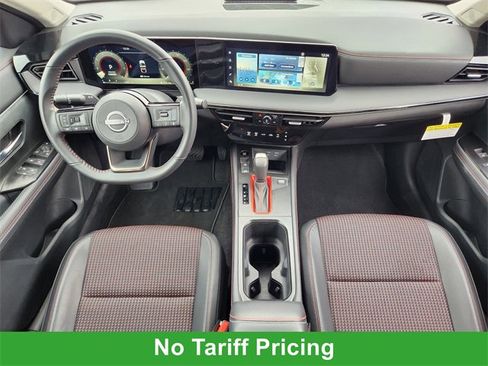 Certified 2025 Nissan Kicks SR w/ Illumination Package image 25