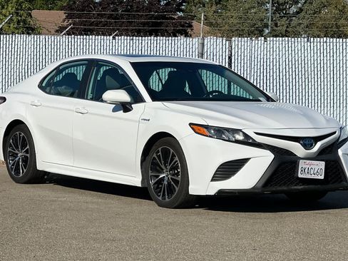 Used 2019 Toyota Camry SE w/ Audio Package FWD image 7