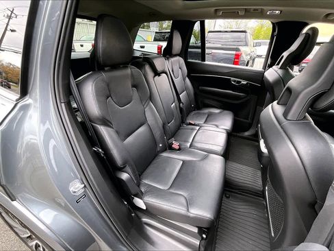 Used 2020 Volvo XC90 T6 Momentum w/ Protection Package image 19