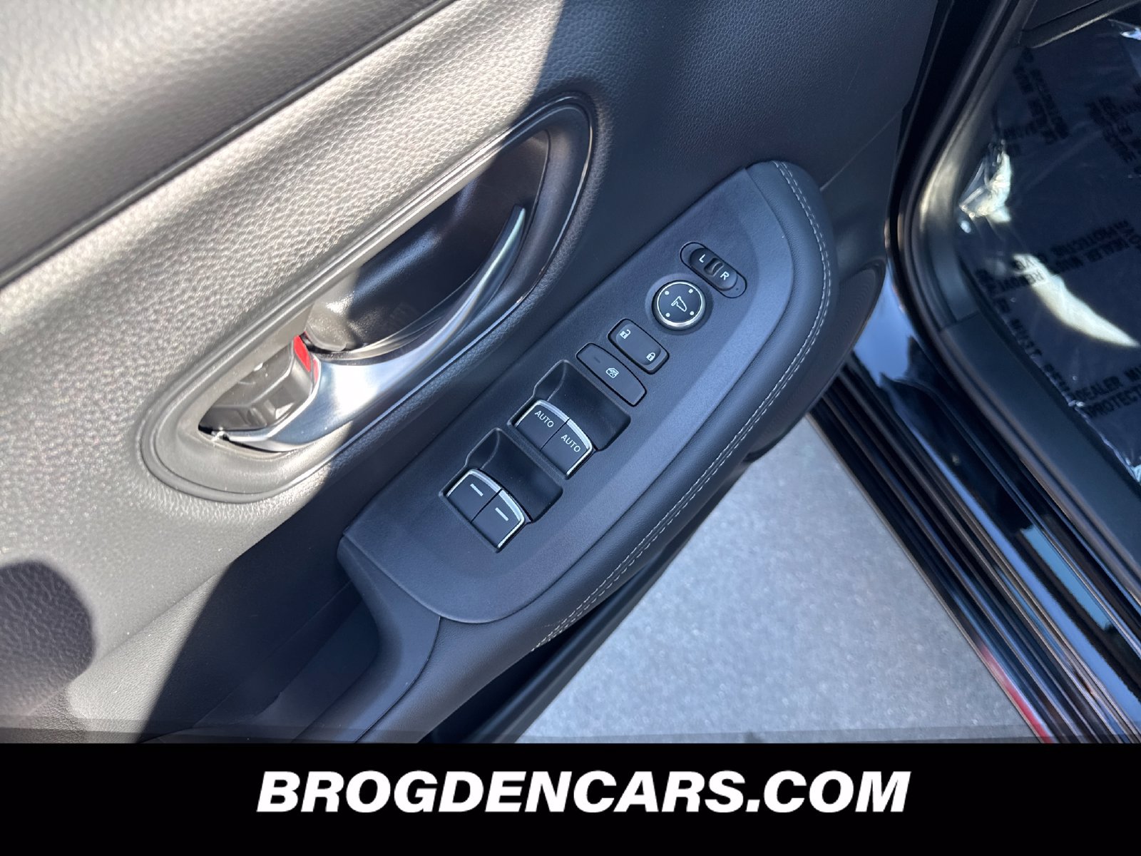 Used 2026 Honda HR-V EX-L image 8