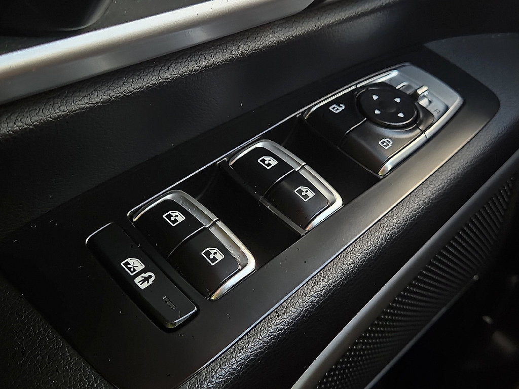 Used 2020 Kia Telluride S FWD image 17