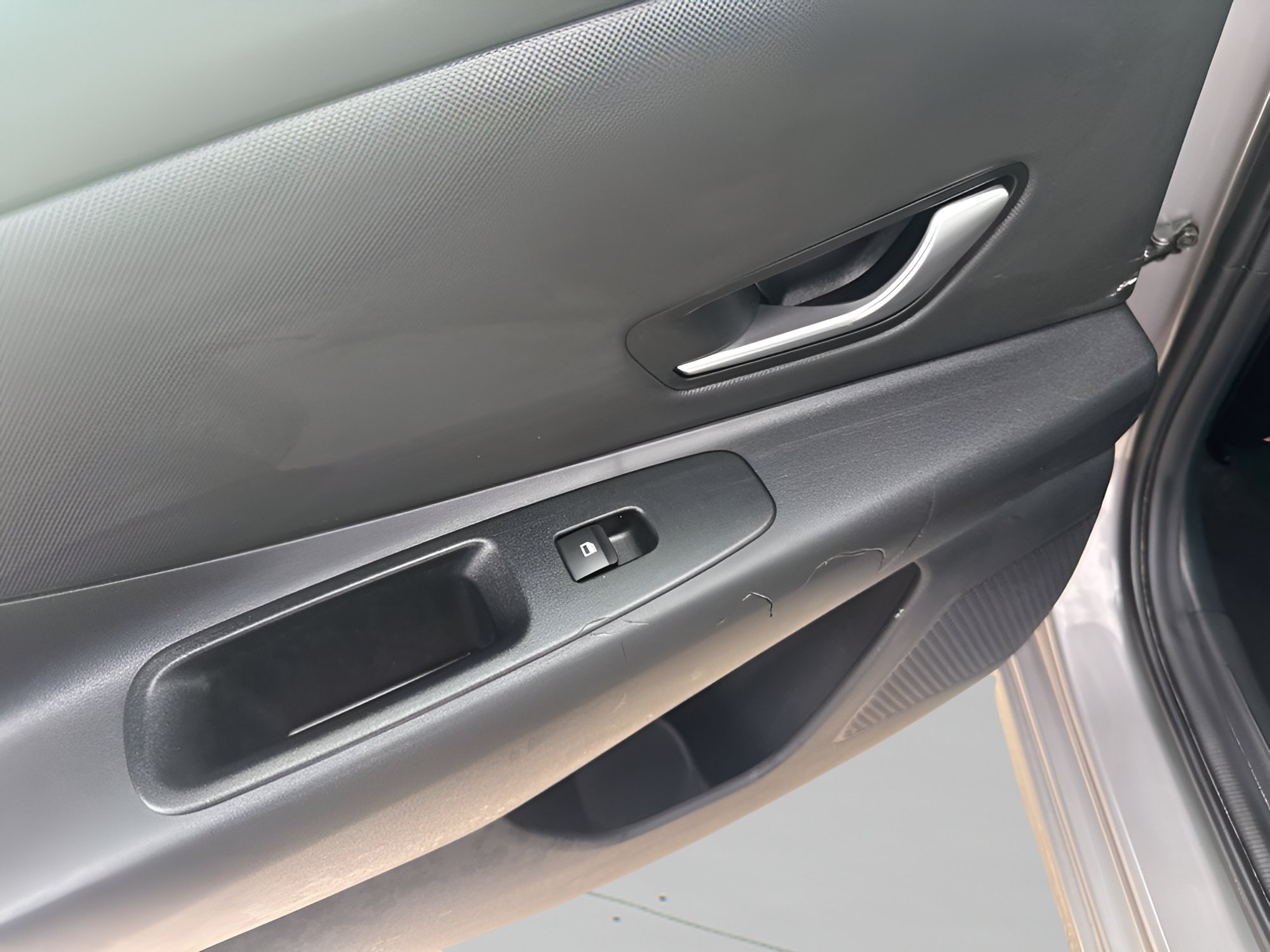 Used 2025 Hyundai Elantra Limited FWD image 20