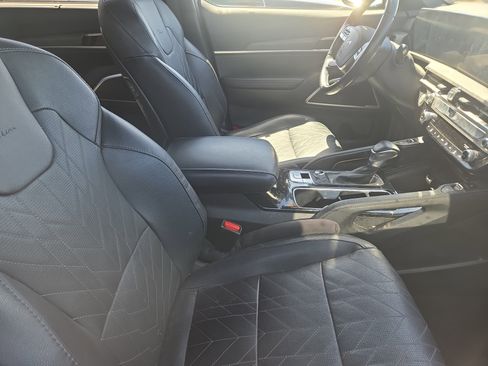 Used 2024 Kia Telluride EX X-Line image 8