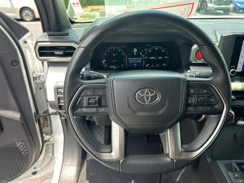 Used 2024 Toyota Tacoma TRD Off-Road AWD/4WD image 20