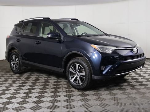 Used 2017 Toyota RAV4 XLE FWD image 2