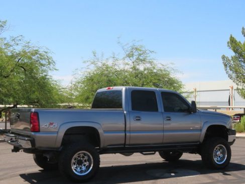Used 2006 Chevrolet Silverado 2500 LT w/ Heavy-Duty Power Package AWD/4WD image 6