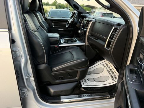 Used 2017 RAM 1500 Limited RWD image 14
