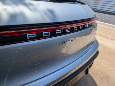 Used 2024 Porsche Macan AWD/4WD image 37
