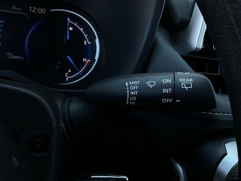 Used 2025 Toyota RAV4 LE image 32