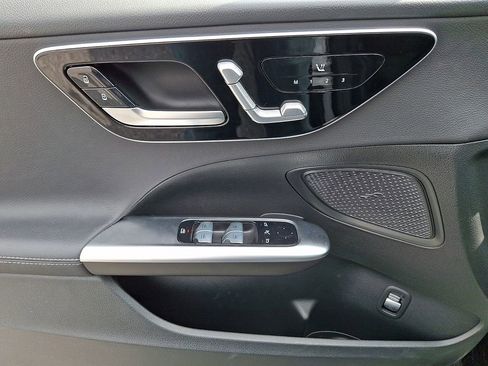 Used 2025 Mercedes-Benz C 300 4MATIC Sedan image 15