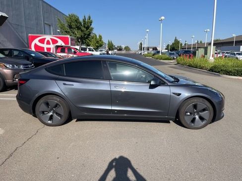 Used 2023 Tesla Model 3 Standard Range RWD image 4