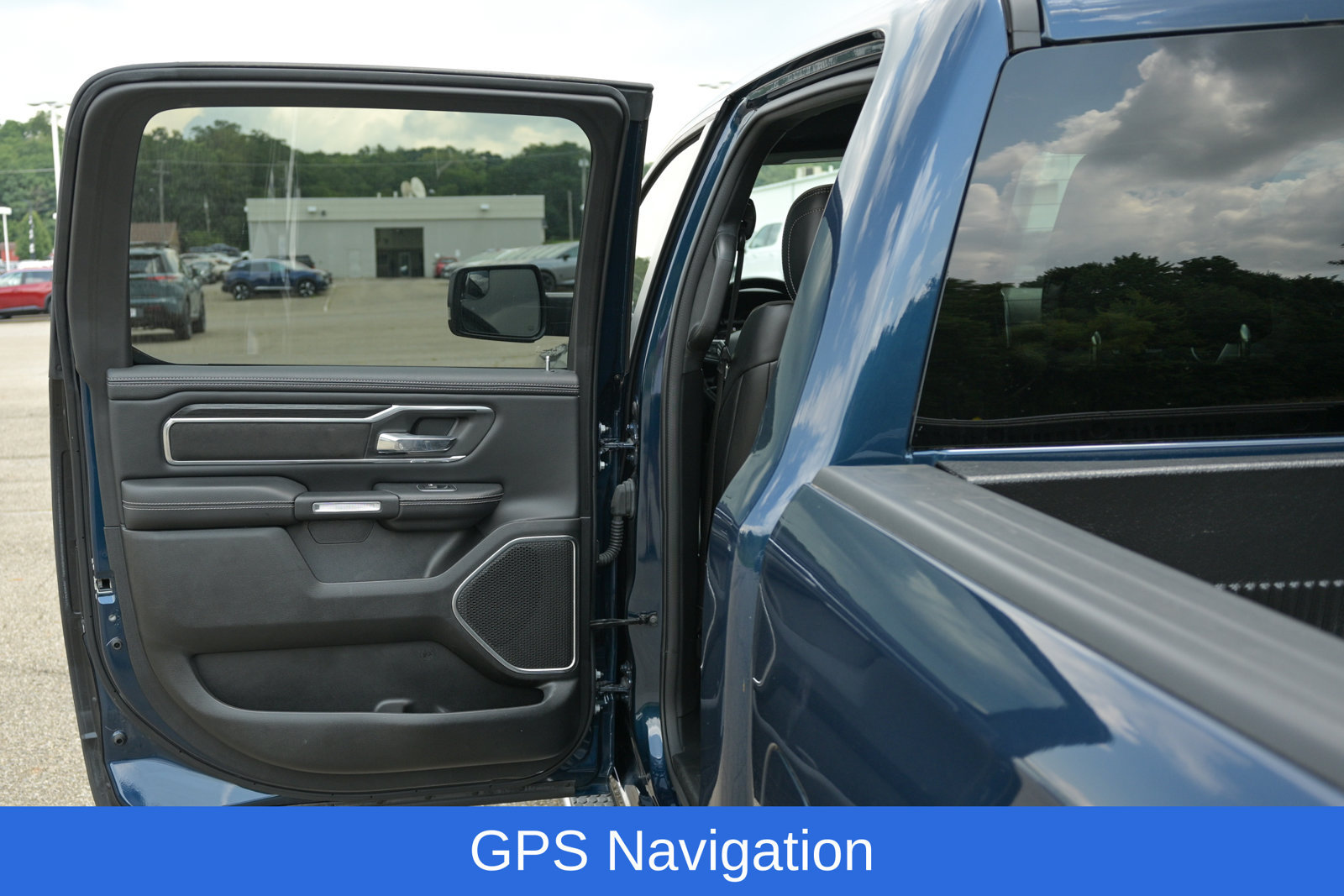 Used 2023 RAM 1500 Laramie AWD/4WD image 26