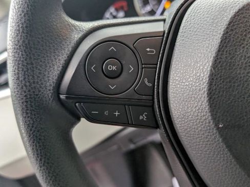 Used 2021 Toyota Corolla LE image 18