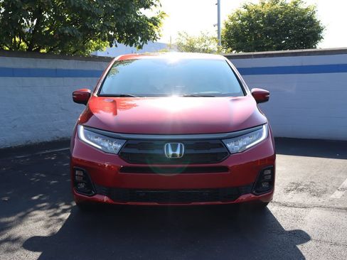 Certified 2026 Honda Odyssey Elite image 8