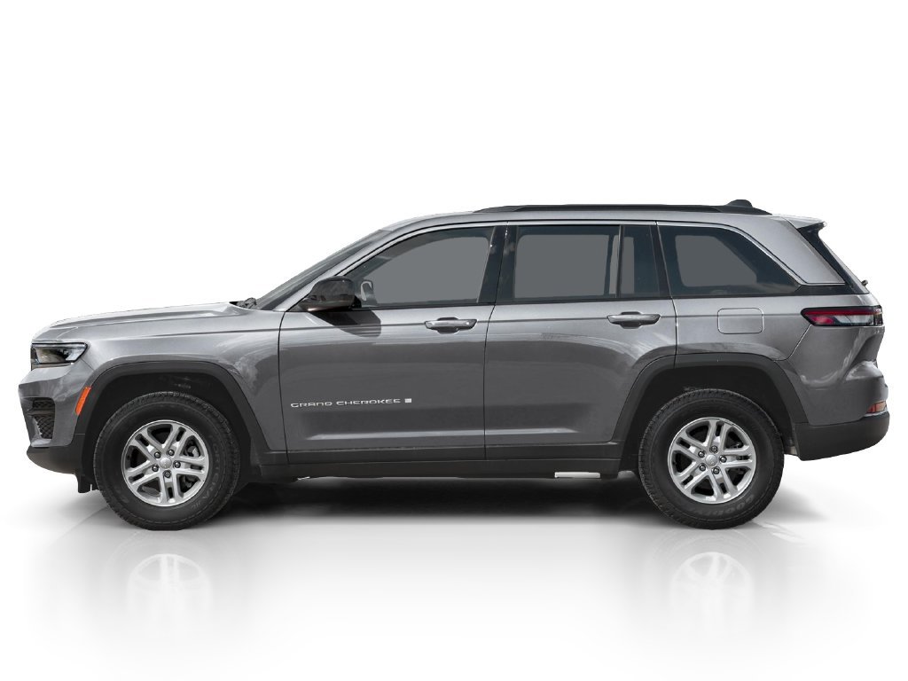 Used 2025 Jeep Grand Cherokee Laredo X AWD/4WD image 3