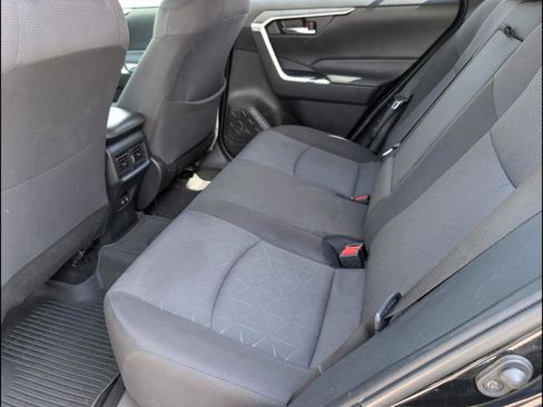 Used 2021 Toyota RAV4 XLE image 13