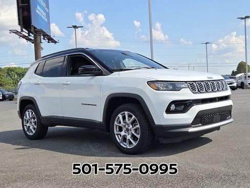 Used 2025 Jeep Compass Limited AWD/4WD image 4
