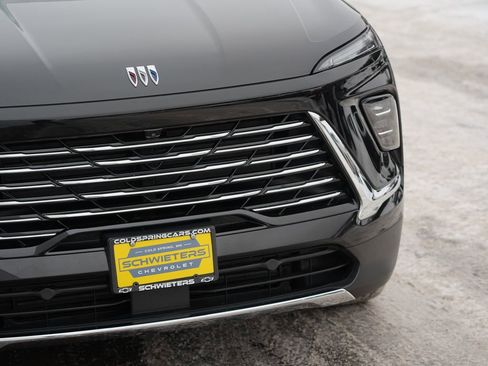 Used 2025 Buick Enclave Preferred image 9