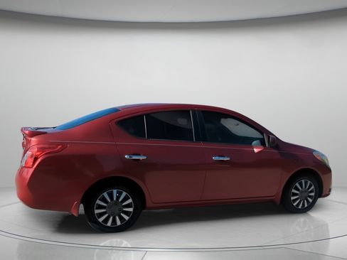 Used 2014 Nissan Versa SV FWD image 30
