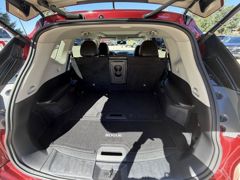 Used 2016 Nissan Rogue SL w/ SL Premium Package FWD image 12