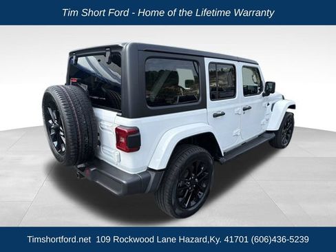 Used 2023 Jeep Wrangler Unlimited Sahara w/ Cold Weather Group AWD/4WD image 5