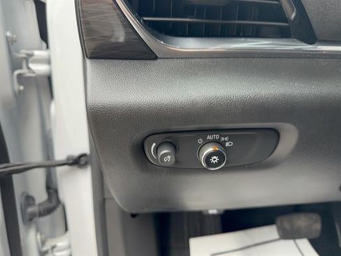 Used 2022 Chevrolet Traverse High Country w/ LPO, Floor Liner Package AWD/4WD image 20