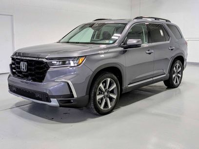 Certified 2025 Honda Pilot Touring
